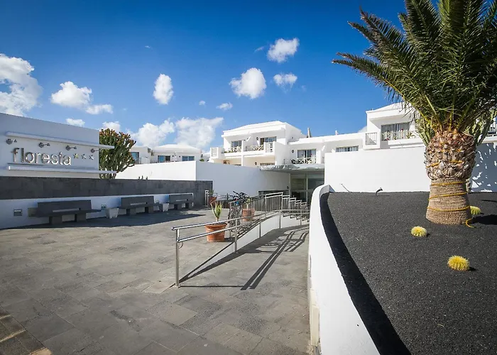 Aparthotel Floresta 3*